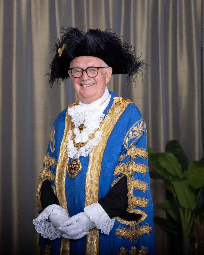 lm-paul-dimoldenberg-down-820x1024 Mayfair Mini Book Fair 2026